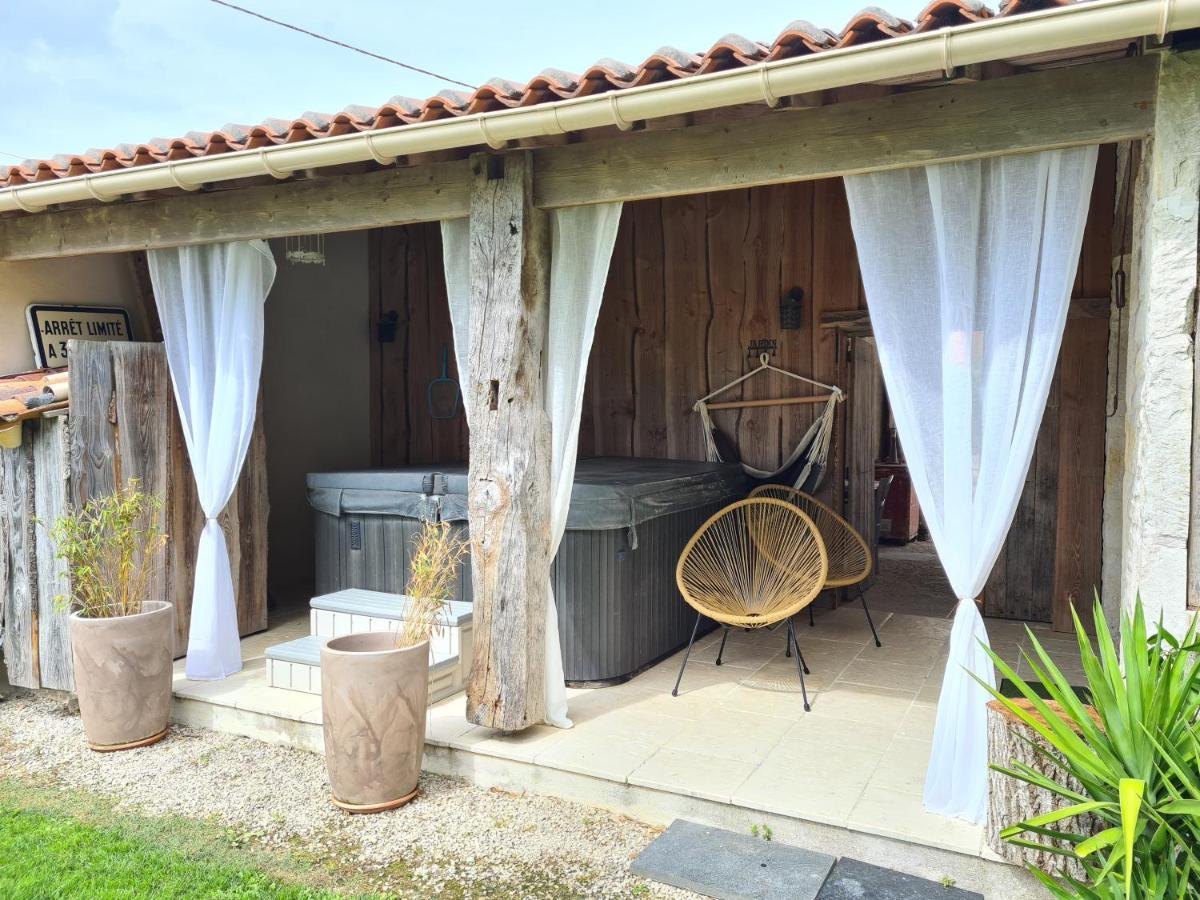 Le P'Tit Nid De Gabriel Bed and Breakfast Les Touches-de-Périgny Buitenkant foto