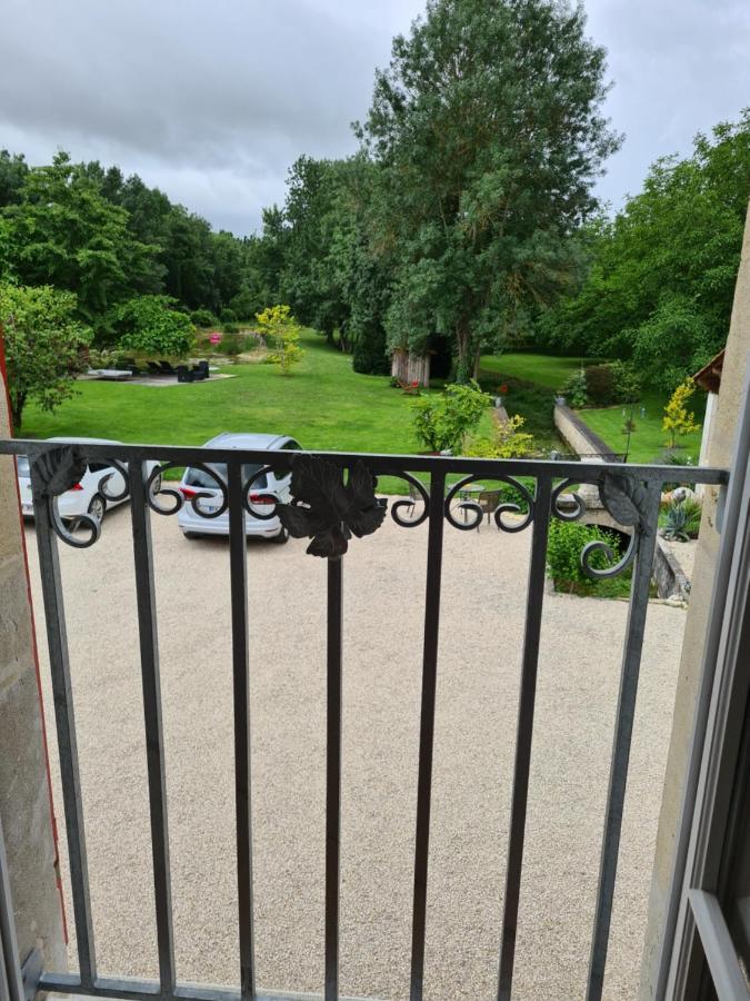 Le P'Tit Nid De Gabriel Bed and Breakfast Les Touches-de-Périgny Buitenkant foto